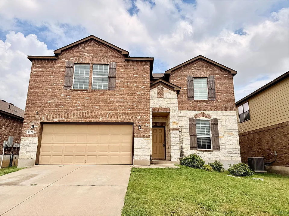 1223 Daffodil Dr