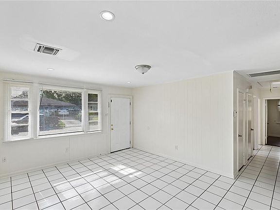 4th image of 1475 Lauradale Dr