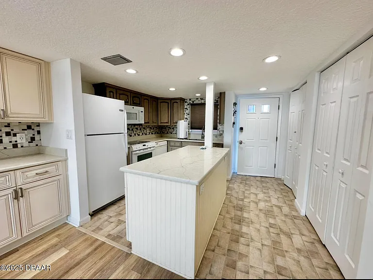 3845 S Atlantic Ave #1 — Photo 7