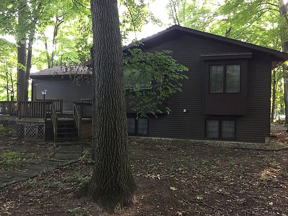 2nd image of 47 Van Dyke St