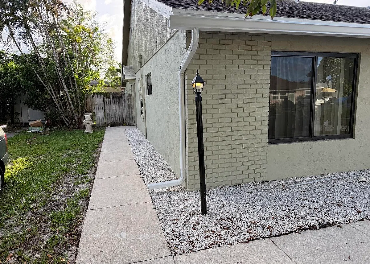 Building Photo - 9085 W Highland Pines Dr