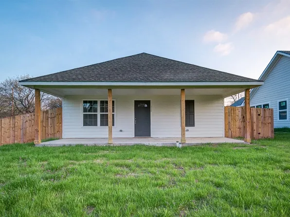 111 W Elm St, Whitewright, TX 75491