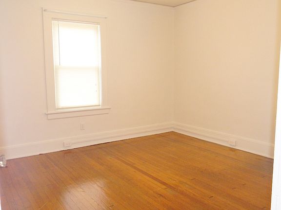 2nd image of 522 N Maple Ave #1