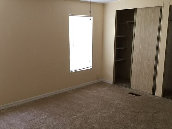 5th image of 111 SE Tristin Ln