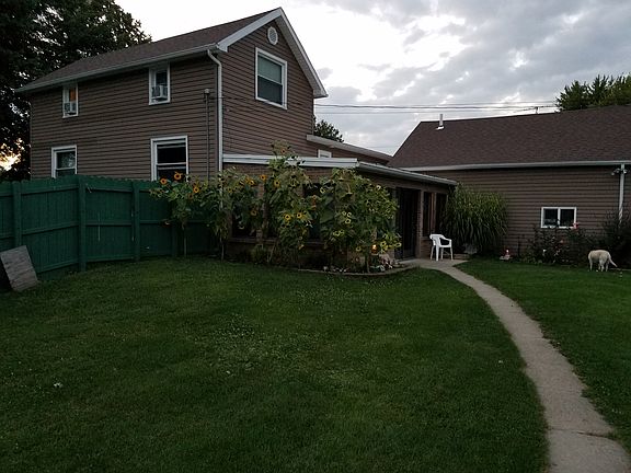 5th image of 207 Ambrose St