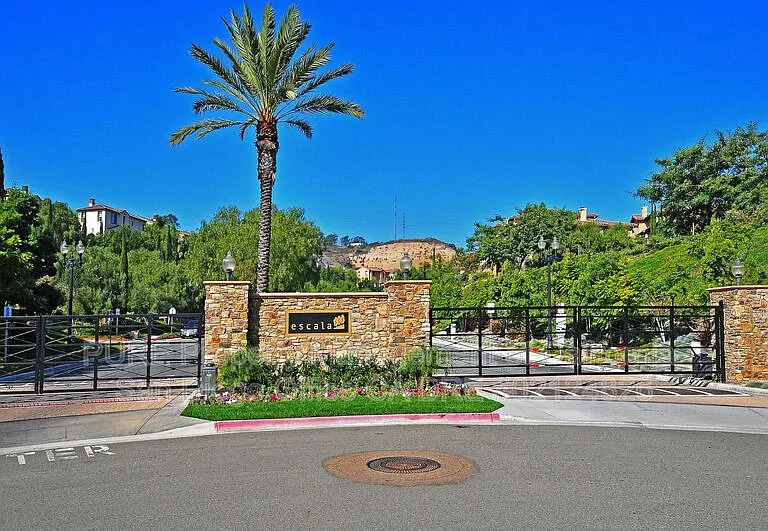 2625 Bellezza Dr — Photo 24
