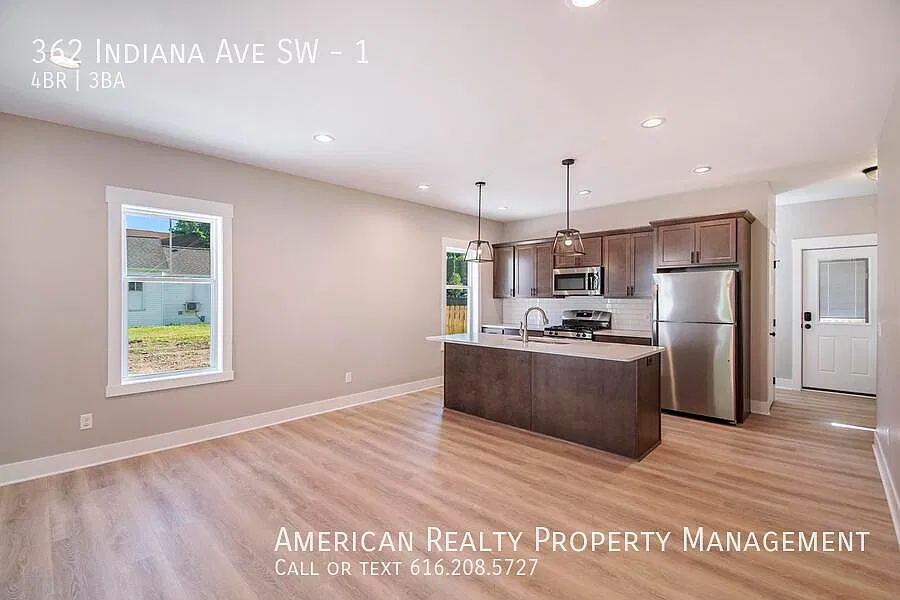 362 Indiana Ave SW — Photo 2