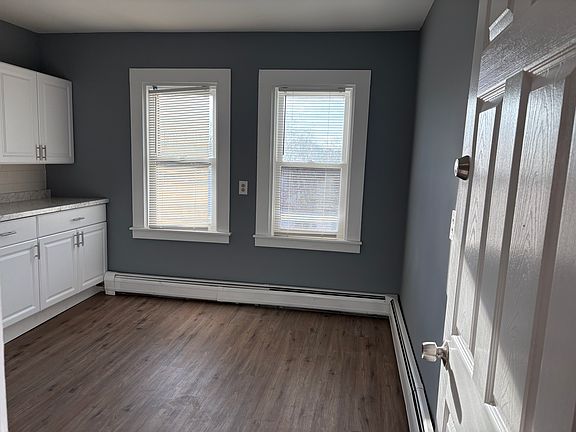 3rd image of 258 Chestnut St APT 3