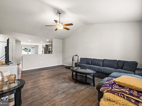 4th image of 177 Skyview Cir