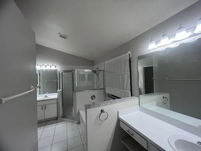 1944 Grenville Ct — Photo 6