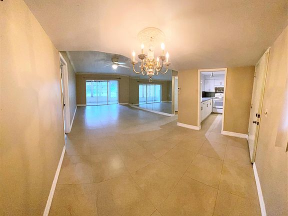 4th image of 725 Lori Drive #108