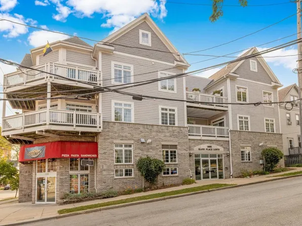 1888 North Humboldt AVENUE #305, Milwaukee, WI 53202