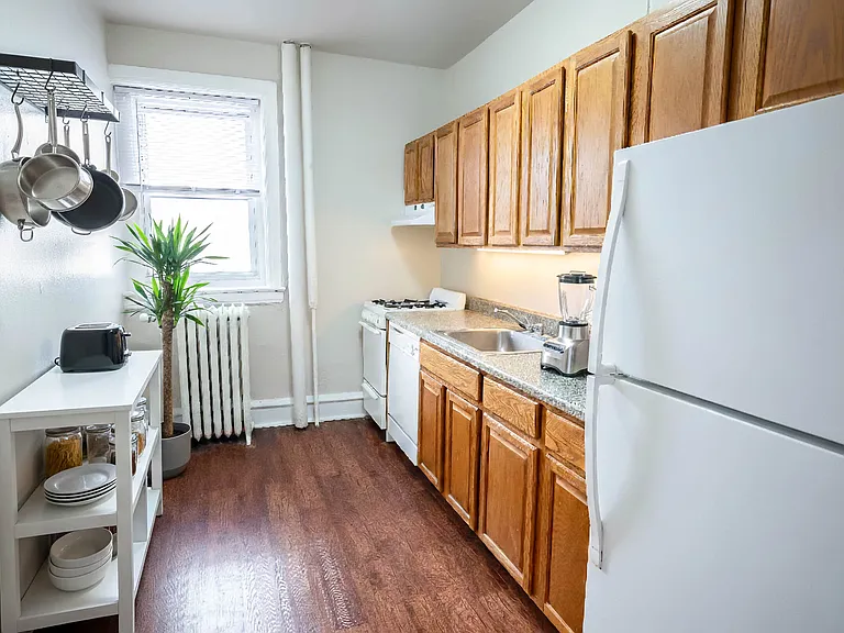 Elizabeth Court B4 Kitchen