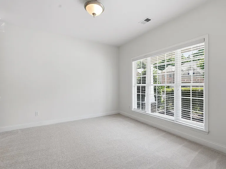 3320 Pebble Ridge Ln — Photo 15