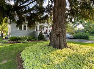 28W611 Warrenville Rd, Warrenville, IL 60555