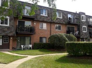 9395 Bay Colony Dr APT 3S, Des Plaines, IL 60016