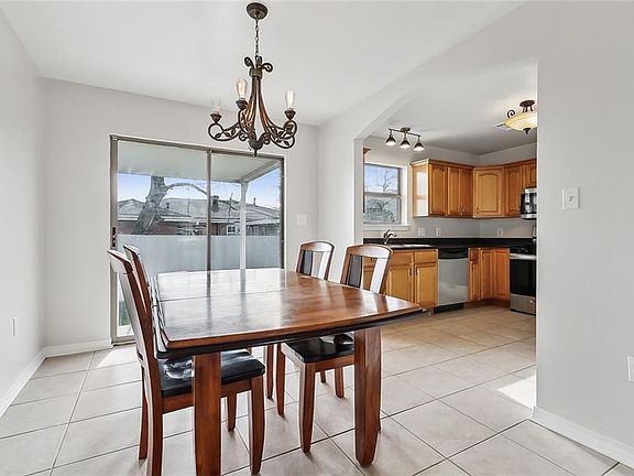 3rd image of 2305 Pecan Dr