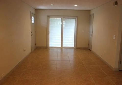 7006 S Mascotte St #B — Photo 3