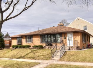 8208 W Clarke St, Wauwatosa, WI 53213