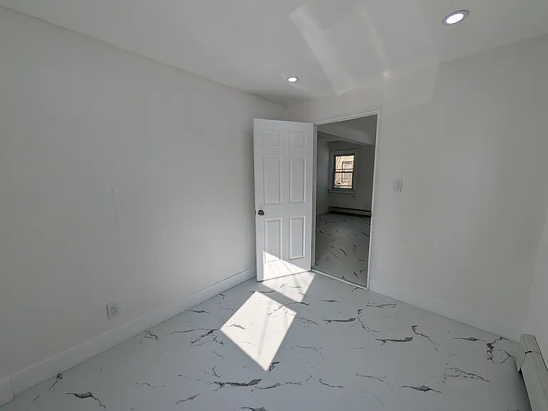 25 Bloomfield Ave #1 — Photo 4