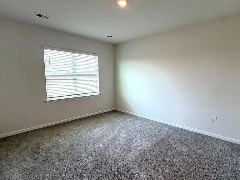 130 Fenwick Dr — Photo 8