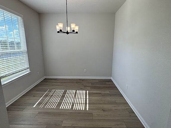 3rd image of 1340 Kingsgate Dr