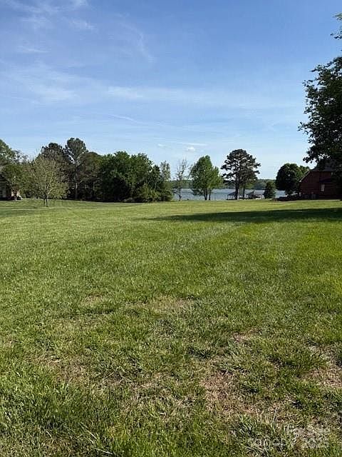 2nd image of 102 Lake Field Ct