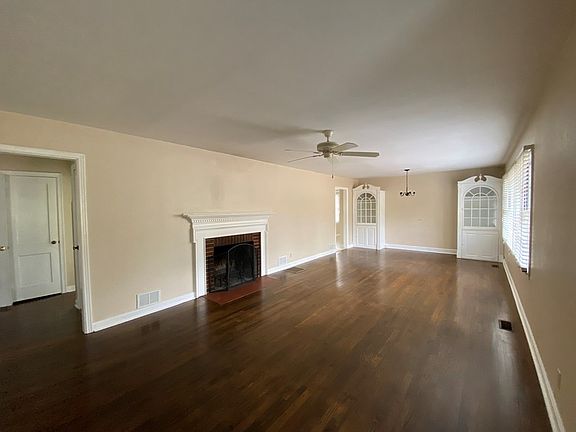 2nd image of 1003 Hitchcock Dr SW