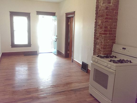4th image of 441 Ann Ave