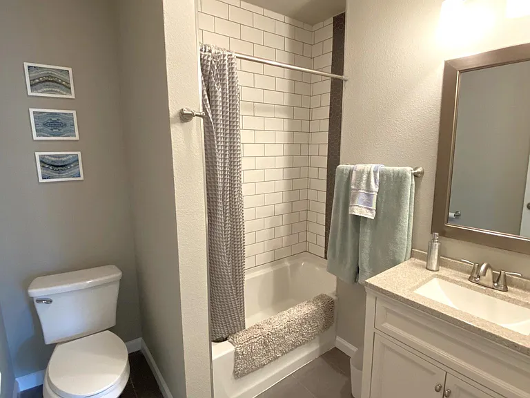 Full bathroom for 3rd bedroom on 2nd floor.