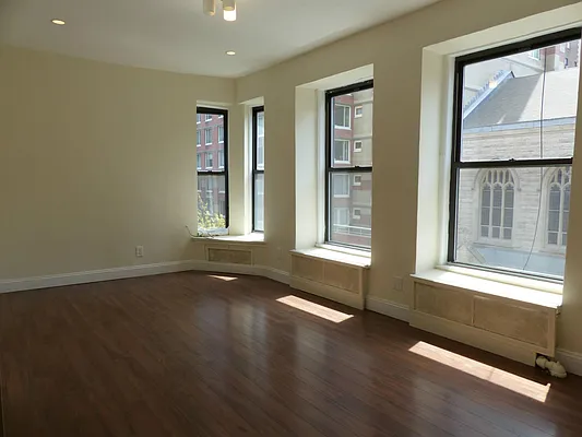 Rented by Immac Realty | media 13