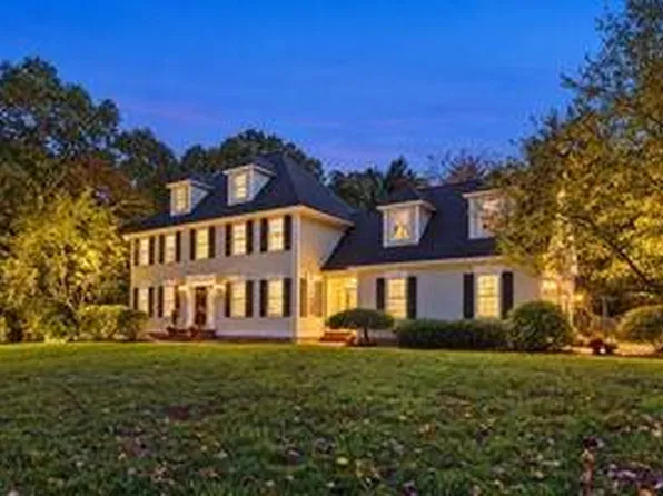 27 Sibley Rd, Sutton, MA 01590
