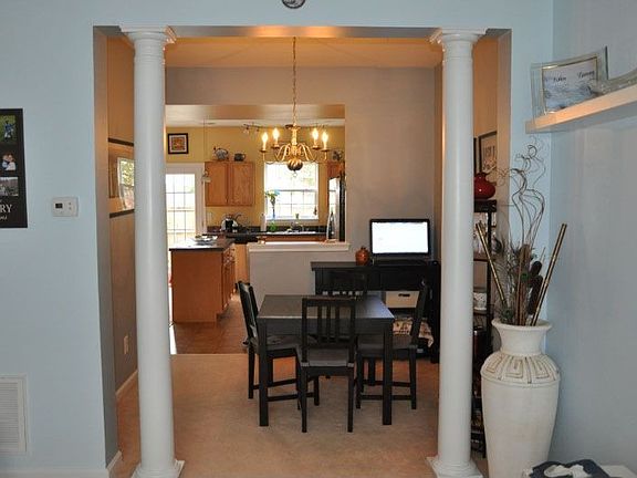 4th image of 806 Sweet Tessa Dr