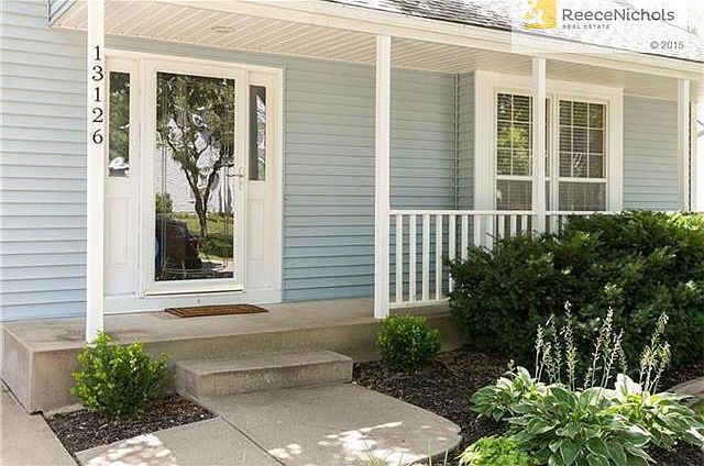 Welcome Home to 13126 S. Fox Ridge Drive