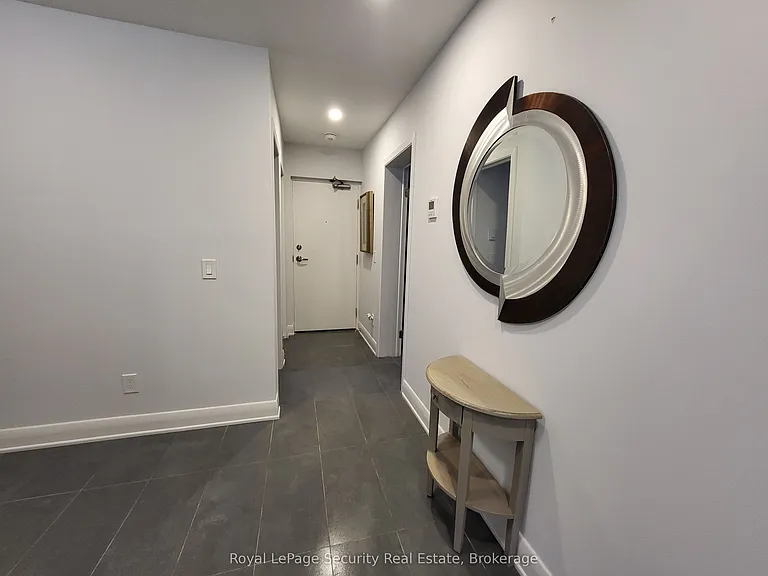 328 Lakeshore Rd E #2 — Photo 8