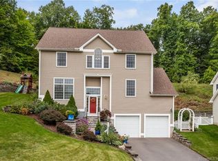 26 Chestnut Hill Rd, West Hartford, CT 06107