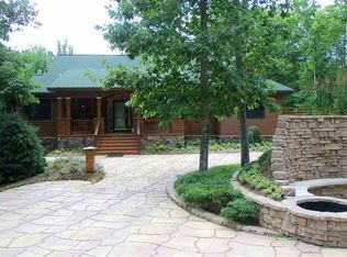 3219 N Bonnie Ln, Marquette, MI 49855