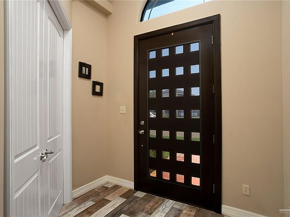 2nd image of 3813 Santo Cielo St