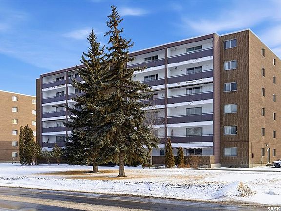 2nd image of UNIT 405-4615 Rae STREET