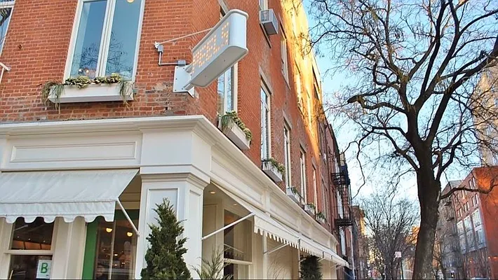 Rented by Park Property Advisors | media 8