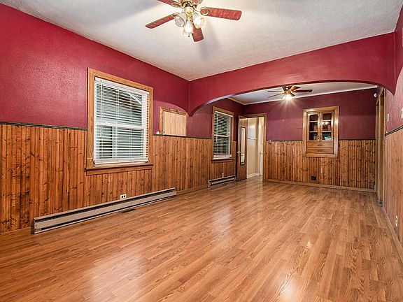 5th image of 228 Manor Ave