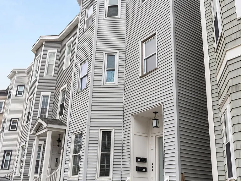 17 M St #3 — Photo 19