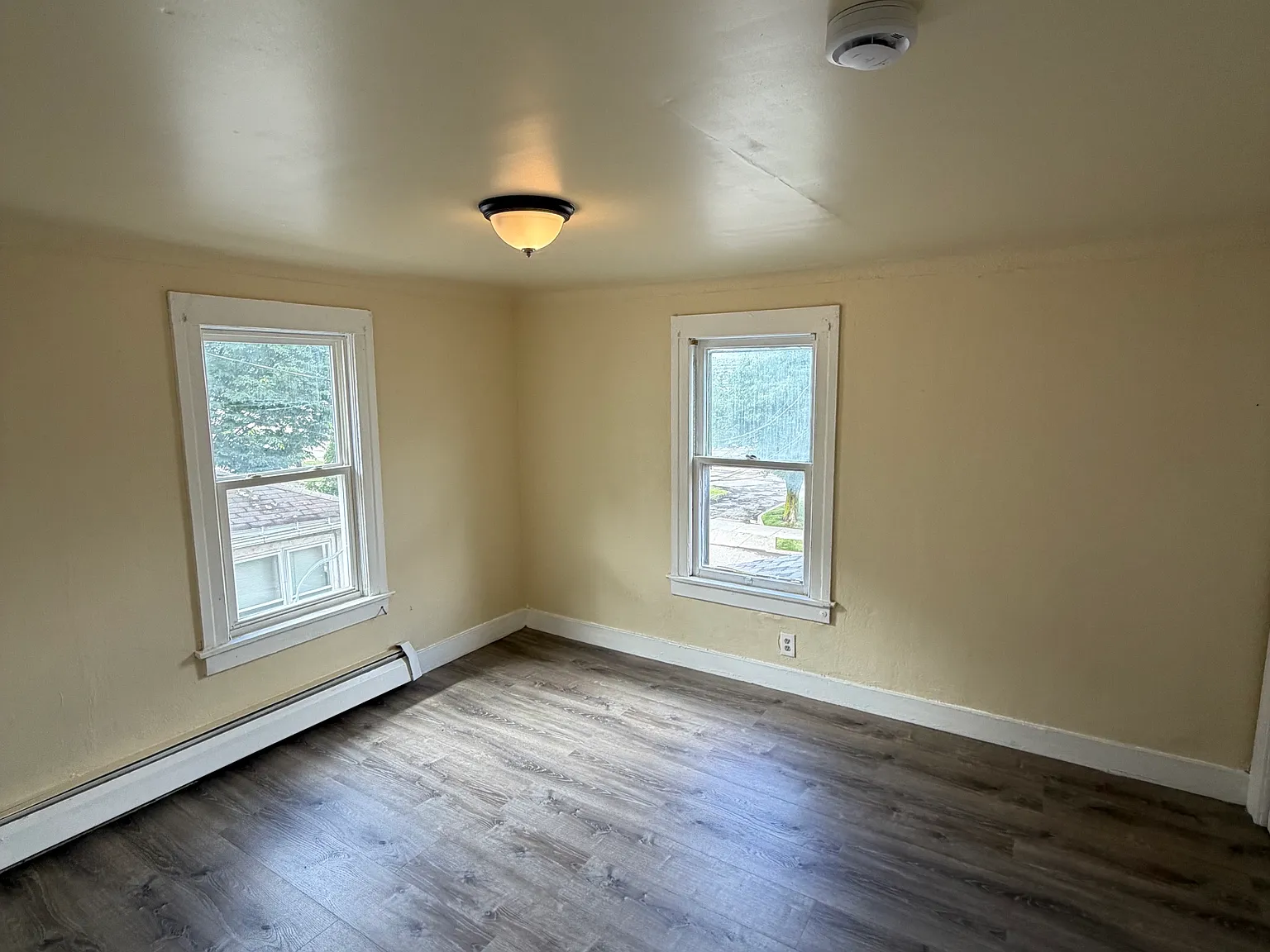 7 Adams Avenue - 2R — Photo 2