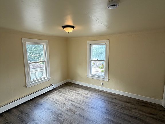 2nd image of 7 Adams Ave #2R