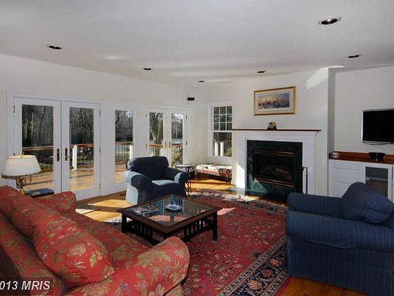 4th image of 721 Harness Creek View Dr
