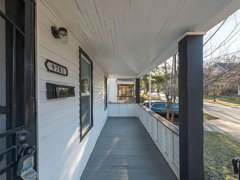 9701 Heath Ave — Photo 2