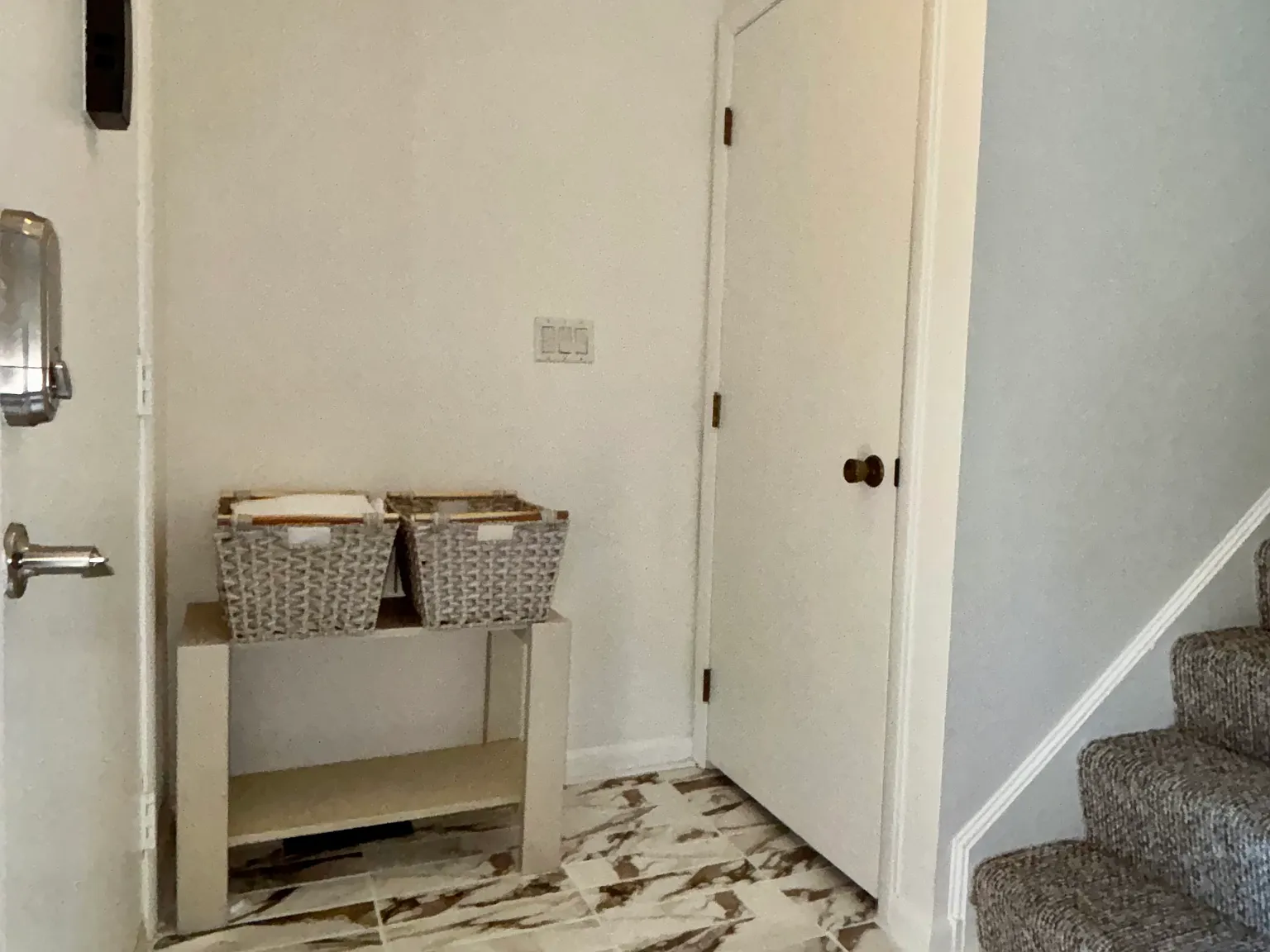 2 bed, 1327 sqft, $2,490 — Photo 3