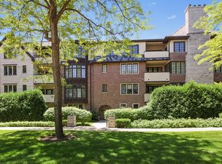 1600 Green Bay Rd APT 104, Highland Park, IL 60035