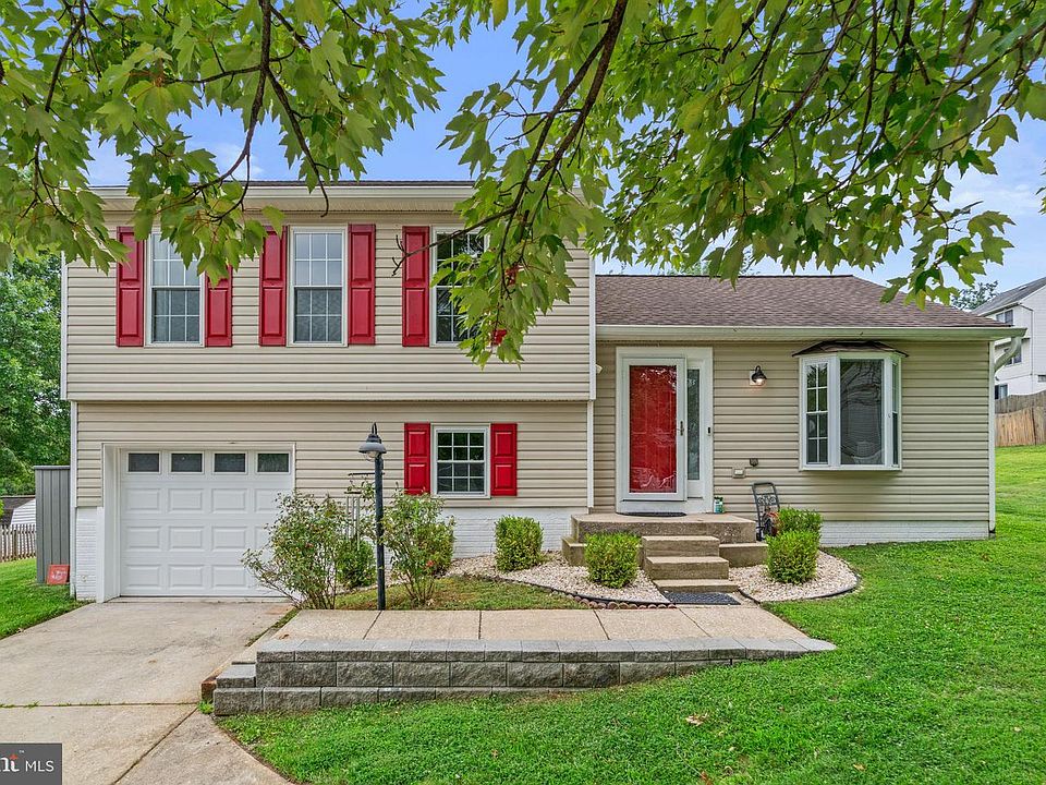 1st image of 6063 Adcock Ln