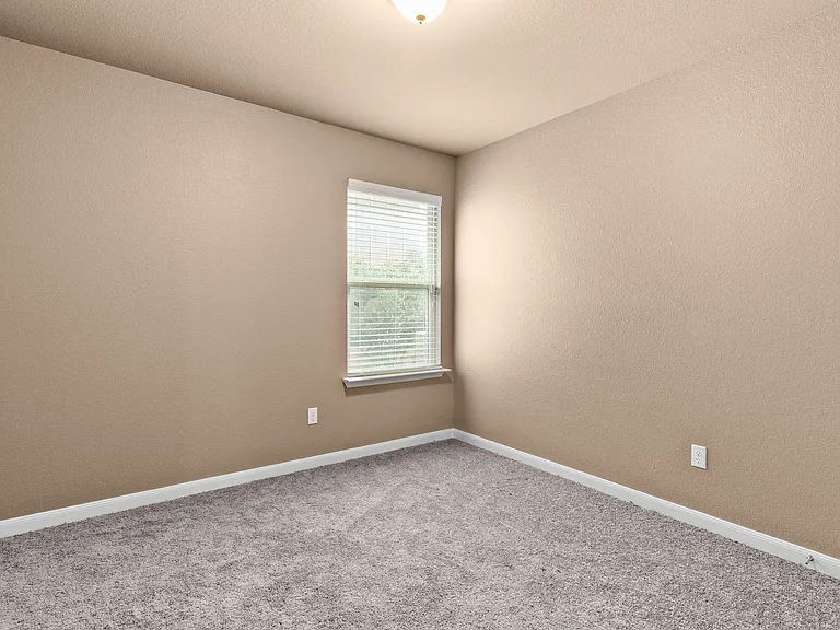 3310 Greyfriar Dr — Photo 11